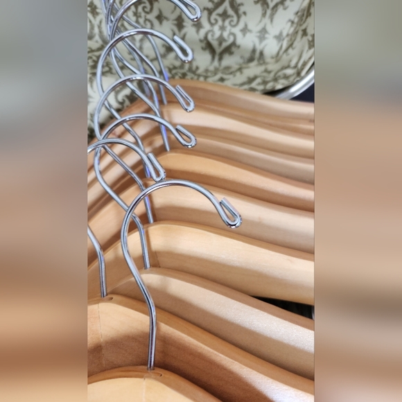 NICE WOODEN BABY HANGERS SET OF 10 - Picture 2 of 7